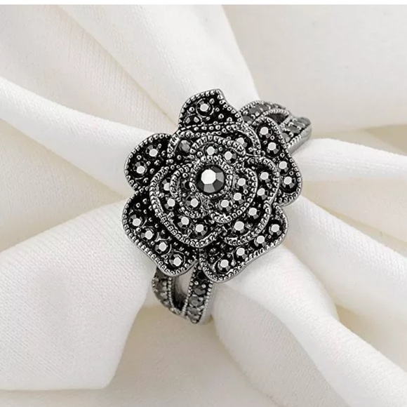 Flower Ring 925 Silver Black Sapphire Ring - Picture 2 of 4